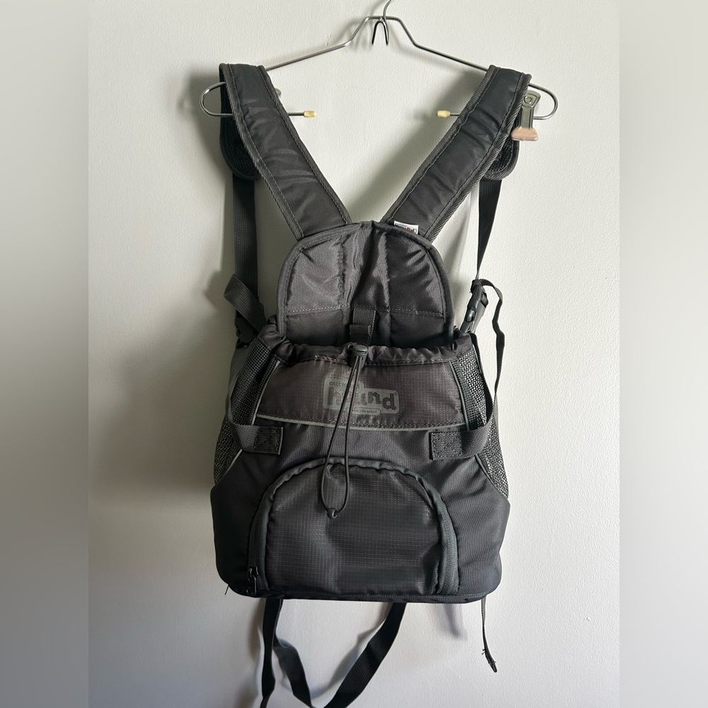 Outward Hound Charcoal Adventure Pack